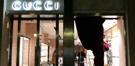 gucci barcelona ladrones|Alunizaje en la tienda de Gucci del Passeig de Gracia, en Barcelona.